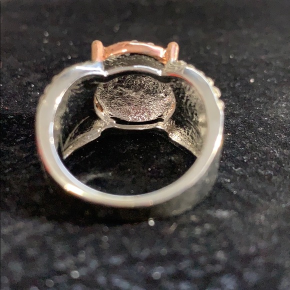 Ring - Picture 3 of 4